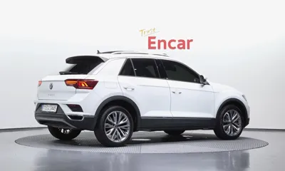 Volkswagen T-Roc 2021, 23389 км, за 16738.87 USD