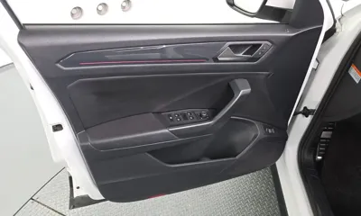 Volkswagen T-Roc 2021, 23389 км, за 16604.8 USD - фото 24