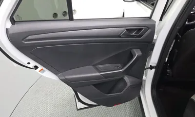 Volkswagen T-Roc 2021, 23389 км, за 16604.8 USD - фото 25