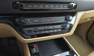 Kia Canival 2019, 73856 км, за 15960.92 USD - фото 32