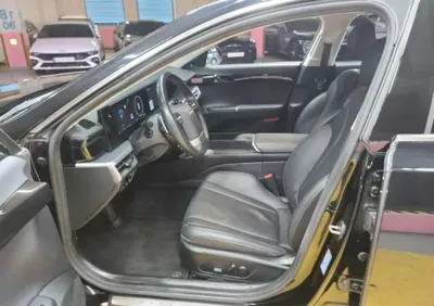 Hyundai Grandeur 2023, 98121 км, за 4411.19 USD