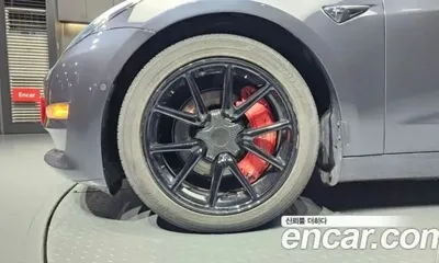 Tesla Model 3 2020, 124714 км, за 18962.67 USD
