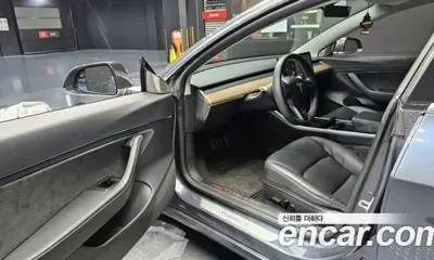 Tesla Model 3 2020, 124714 км, за 18962.67 USD - фото 11
