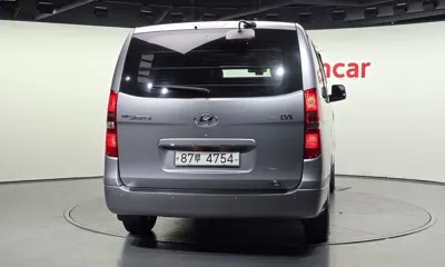 Hyundai Starex 2013, 71377 км, за 5629.98 USD