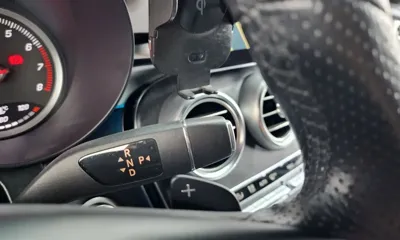 Mercedes-Benz GLC-Class 2019, 111788 км, за 16738.87 USD - фото 9