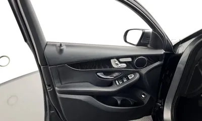 Mercedes-Benz GLC-Class 2019, 111788 км, за 16738.87 USD - фото 24