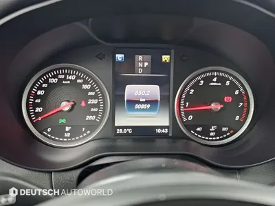 Mercedes-Benz C-Class 2018, 50829 км, за 11166.17 USD - фото 8