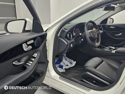 Mercedes-Benz C-Class 2018, 50829 км, за 11166.17 USD - фото 11