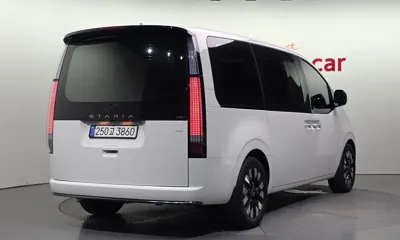 Hyundai Staria 2025, 9317 км, за 32438.39 USD