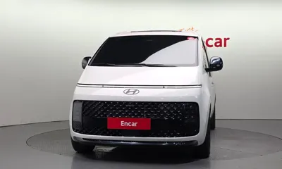 Hyundai Staria 2025, 9317 км, за 32438.39 USD