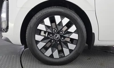Hyundai Staria 2025, 9317 км, за 32438.39 USD