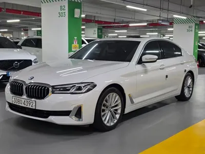 BMW 5-Series · 2021 год