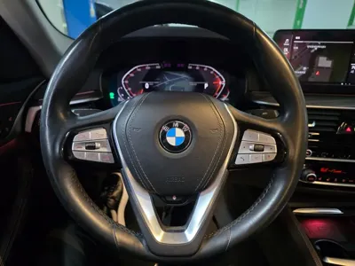 BMW 5-Series 2021, 66912 км, за 23303.14 USD
