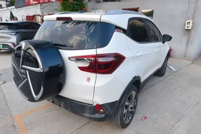 BYD Yuan 2016, 60500 км, за 4476 USD - фото 6