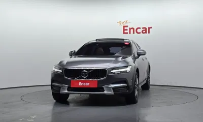 Volvo V90 2018, 116812 км, за 15754.23 USD