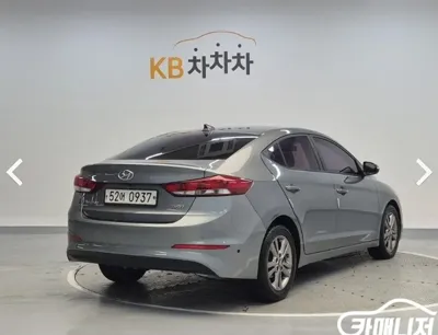 Hyundai Avante 2016, 238428 км, за 3106.82 USD