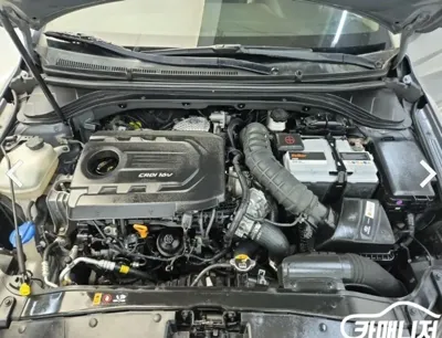 Hyundai Avante 2016, 238428 км, за 3106.82 USD