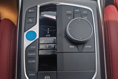 BMW i3 2025, 30000 км, за 24756 USD - фото 23