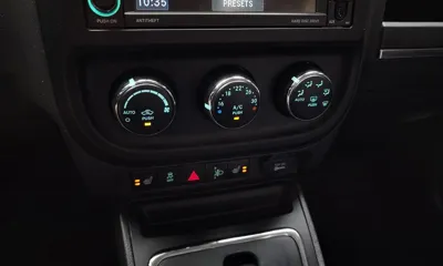 Jeep Compass 2013, 124111 км, за 3087.23 USD - фото 16