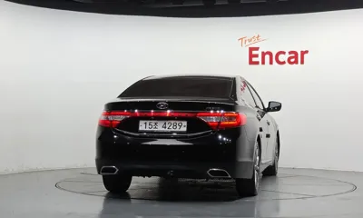 Hyundai Grandeur 2015, 155339 км, за 3635.65 USD