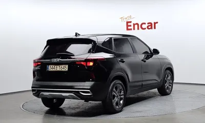 Kia Seltos 2023, 55795 км, за 12890.01 USD