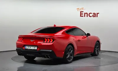 Ford Mustang 2025, 17290 км, за 29171.59 USD