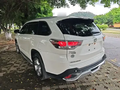 Toyota Highlander 2015, 151200 км, за 10995.13 USD