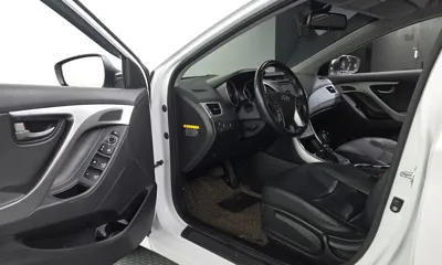 Hyundai Avante 2015, 76725 км, за 4748.9 USD - фото 10