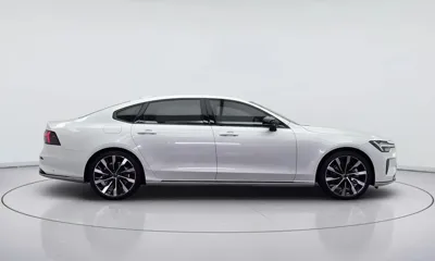 Volvo S90 2026, 8838 км, за 37678.5 USD