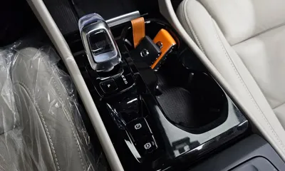 Volvo XC40 2023, 23684 км, за 23987.51 USD - фото 9