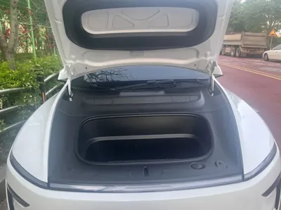 Tesla Model Y 2026, 2160 км, за 29513.09 USD - фото 9