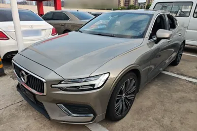 Volvo S60 · 2021 год