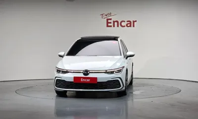 Volkswagen Golf 2024, 24403 км, за 23376.95 USD