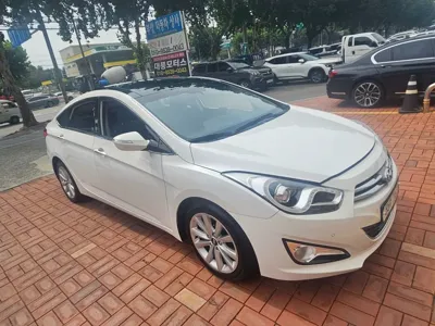 Hyundai i40 2014, 75249 км, за 4886 USD