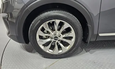 Kia Sorento 2018, 72265 км, за 11971.8 USD