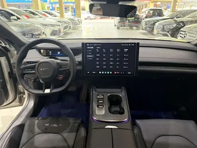 Xiaomi SU7 2024, 16000 км, за 27486.22 USD - фото 9