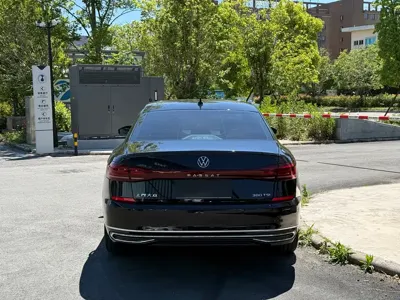 Volkswagen Passat 2024, 24000 км, за 15126.25 USD