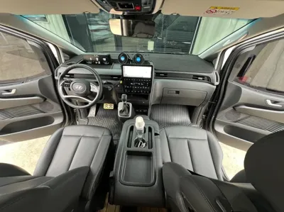 Hyundai Staria 2023, 14859 км, за 39413.7 USD