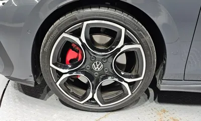 Volkswagen Golf 2025, 2195 км, за 30249.83 USD