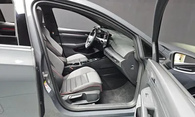 Volkswagen Golf 2025, 2195 км, за 30249.83 USD - фото 11