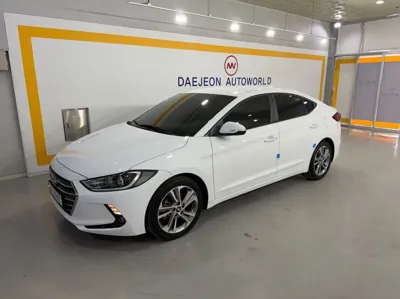 Hyundai Avante 2018, 83571 км, за 7215.76 USD