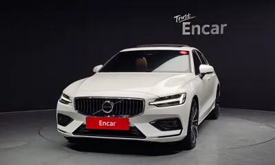 Volvo S60 2024, 5573 км, за 29998.69 USD