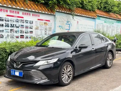 Toyota Camry · 2019 год