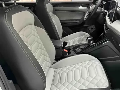 Volkswagen Tayron 2023, 45700 км, за 24871.42 USD - фото 11