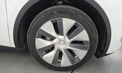 Tesla Model Y 2024, 17480 км, за 25928.84 USD