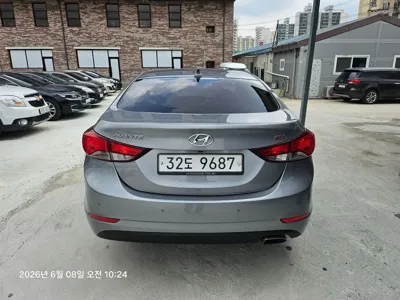 Hyundai Avante 2014, 109000 км, за 3838.15 USD