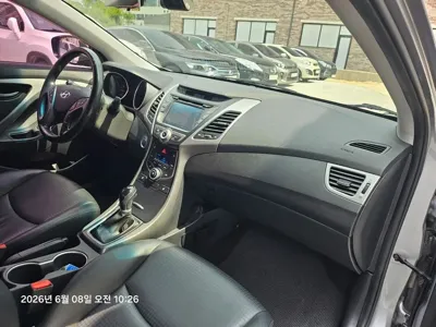 Hyundai Avante 2014, 109000 км, за 3838.15 USD - фото 10