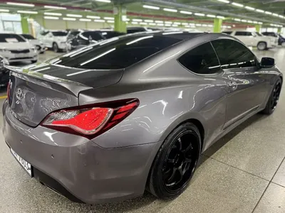 Hyundai Genesis 2009, 132247 км, за 3893.91 USD