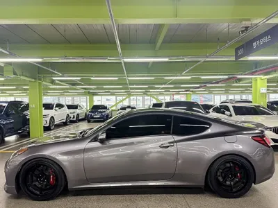 Hyundai Genesis 2009, 132247 км, за 3893.91 USD