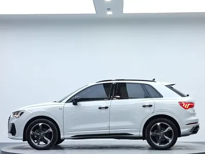 Audi Q3 2022, 34000 км, за 26079.63 USD